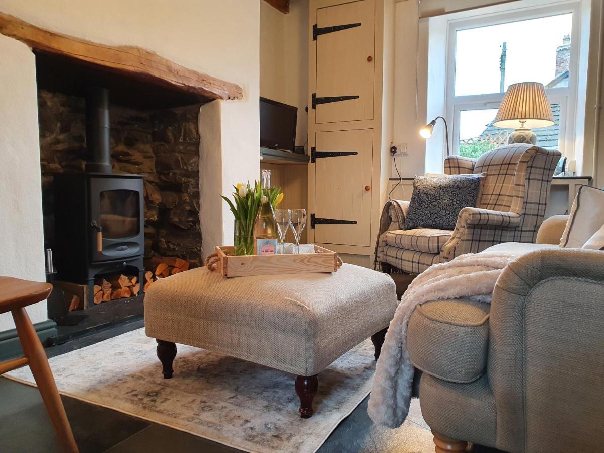 Cosy Cottage In Heart Of Llangollen Buitenkant foto
